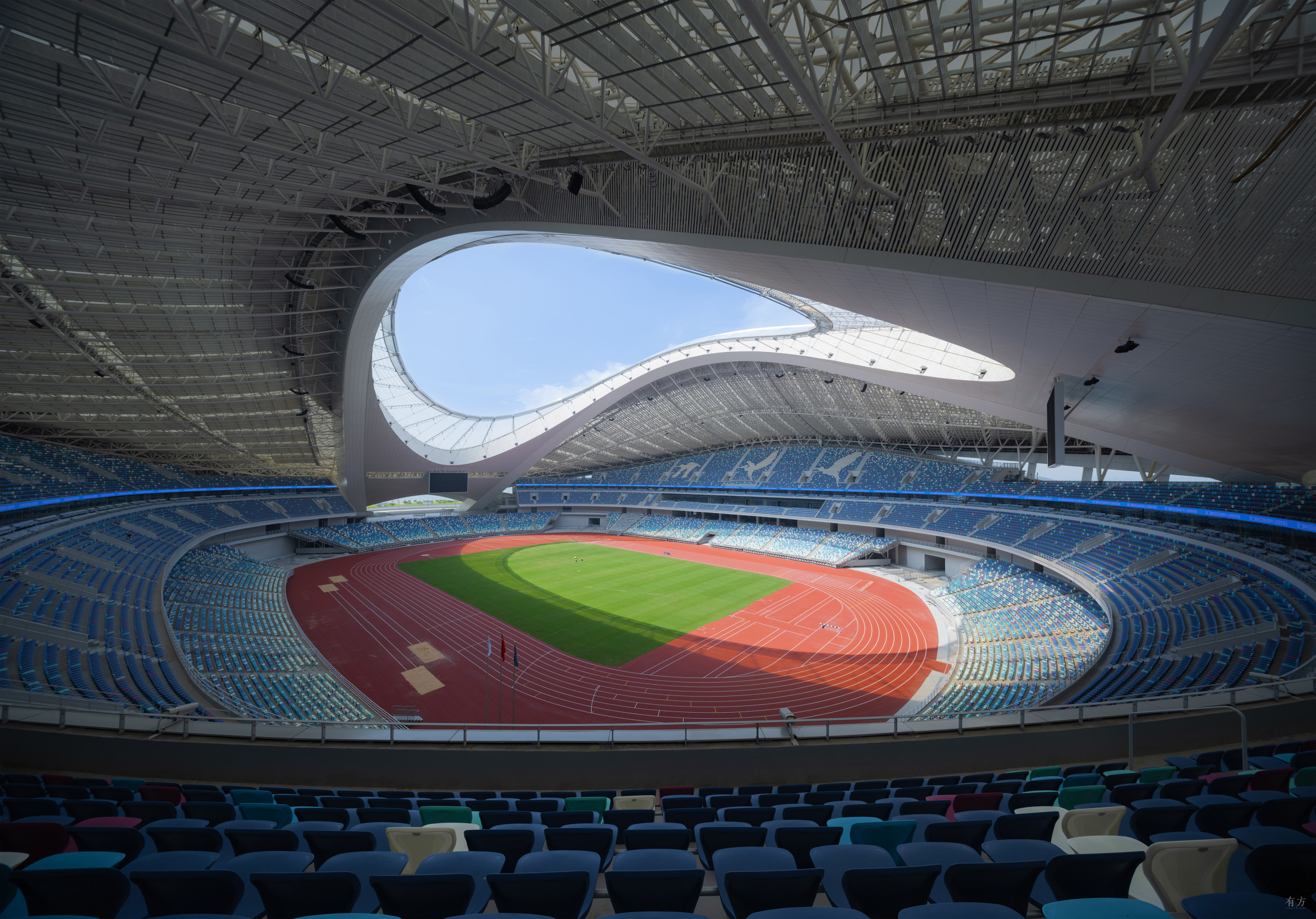 英超第14轮，利物浦、切尔西爆冷，阿森纳巩固领先，曼城或与阿森纳争夺冠军。